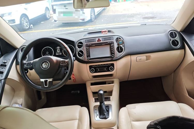 Used Volkswagen Tiguan 2012 1.8TSI Automatic All-Wheel Drive Elite Edition Center Console