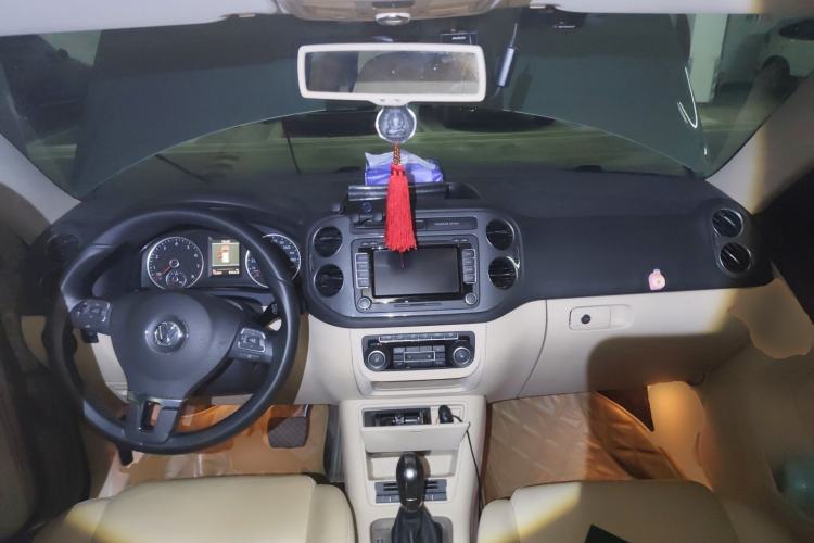 Used Volkswagen Tiguan 2012 2.0 TSI Luxury Edition Center Console