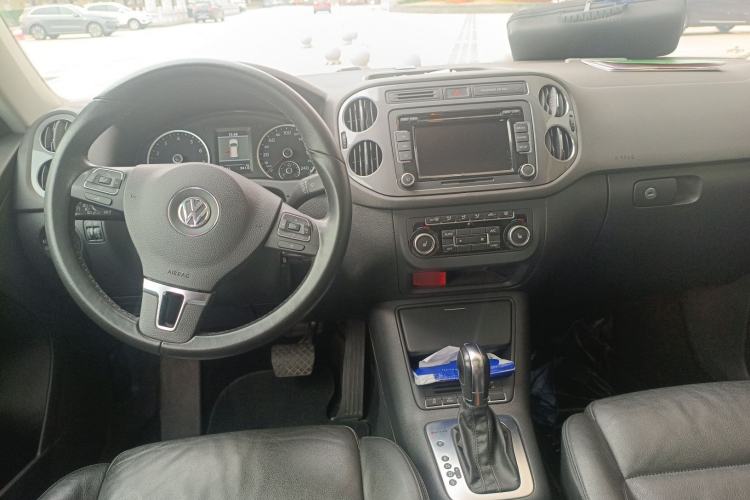 Used Volkswagen Tiguan 2012 2.0 TSI Comfort Edition Center Console