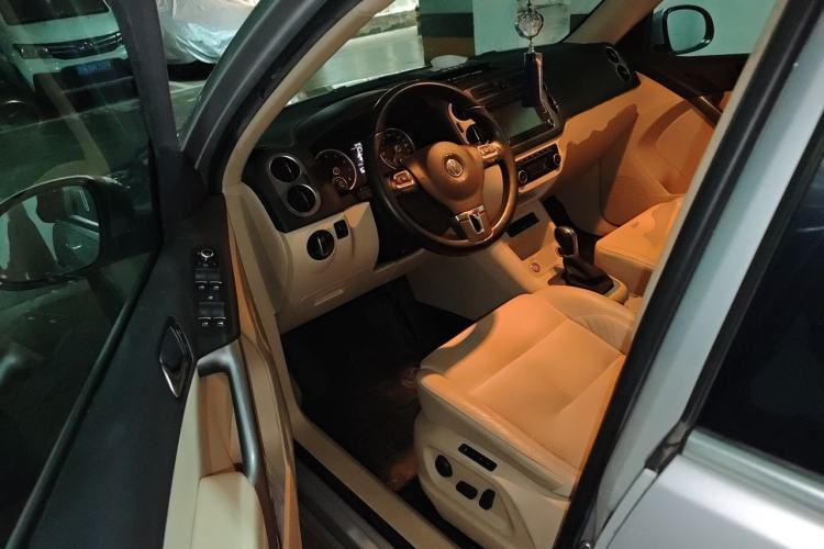 Used Volkswagen Tiguan 2012 2.0 TSI Automatic All-Wheel Drive Flagship Edition Driver Seat