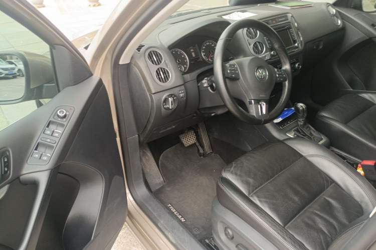 Used Volkswagen Tiguan 2012 2.0 TSI Comfort Edition Driver Seat