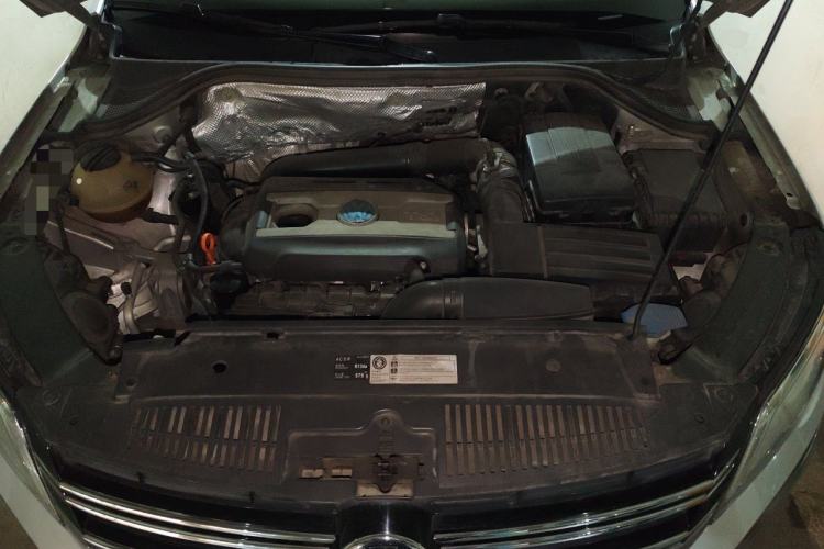 Used Volkswagen Tiguan 2012 2.0 TSI Automatic All-Wheel Drive Flagship Edition Engine Bay