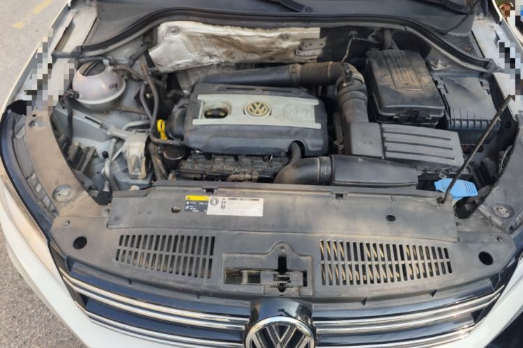 Used Volkswagen Tiguan 2012 2.0 TSI Comfort Edition Engine Bay