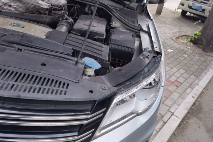 Used Volkswagen Tiguan 2012 1.8TSI Automatic All-Wheel Drive Fashion Edition Engine Bay Left