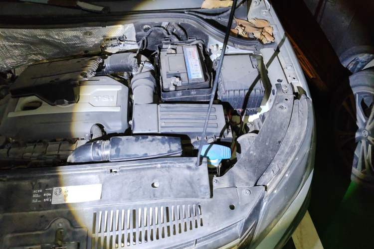 Used Volkswagen Tiguan 2012 1.8TSI Automatic Two-Wheel Drive Elite Edition Engine Bay Left
