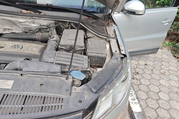Used Volkswagen Tiguan 2012 1.8TSI Automatic Two-Wheel Drive Elite Edition Engine Bay Left