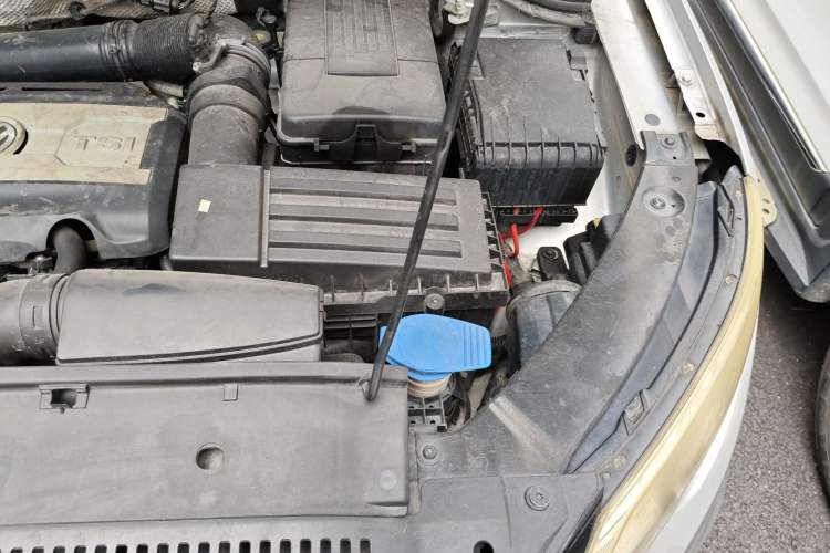 Used Volkswagen Tiguan 2012 1.8TSI Automatic Two-Wheel Drive Urban Edition Engine Bay Left