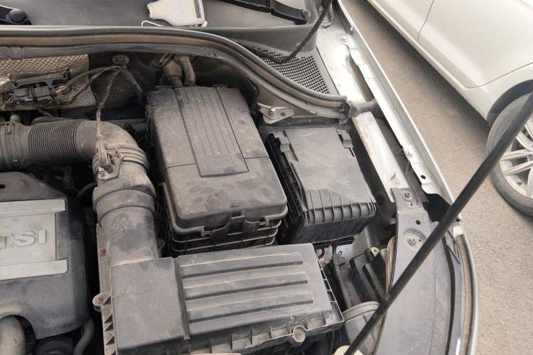 Used Volkswagen Tiguan 2012 1.8TSI Manual Two-Wheel Drive Enjoyment Edition Engine Bay Left