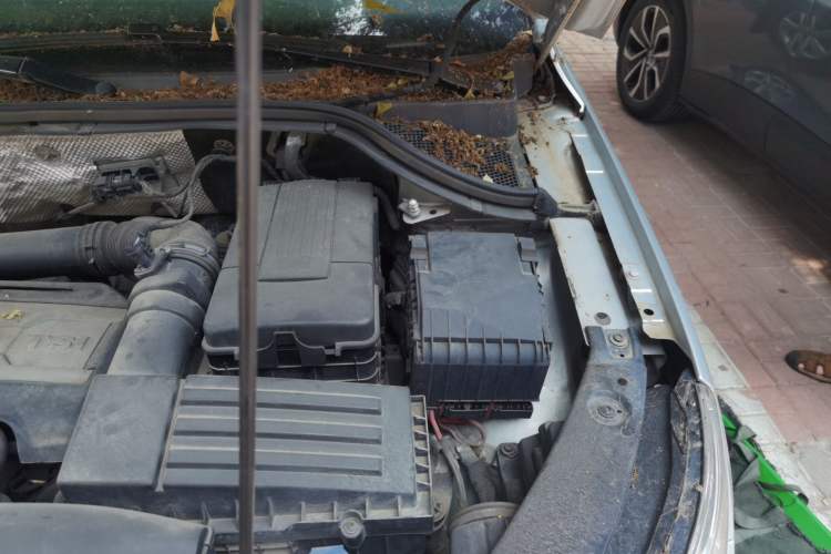 Used Volkswagen Tiguan 2012 1.8TSI Manual Two-Wheel Drive Urban Edition Engine Bay Left