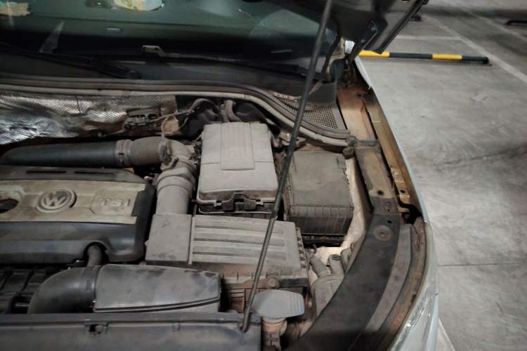 Used Volkswagen Tiguan 2012 1.8TSI Automatic Two-Wheel Drive Elite Edition Engine Bay Left