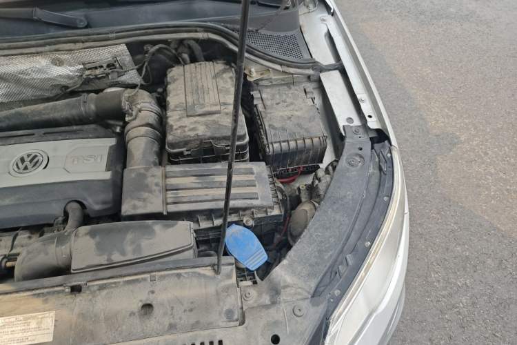 Used Volkswagen Tiguan 2012 2.0 TSI Automatic All-Wheel Drive Flagship Edition Engine Bay Left