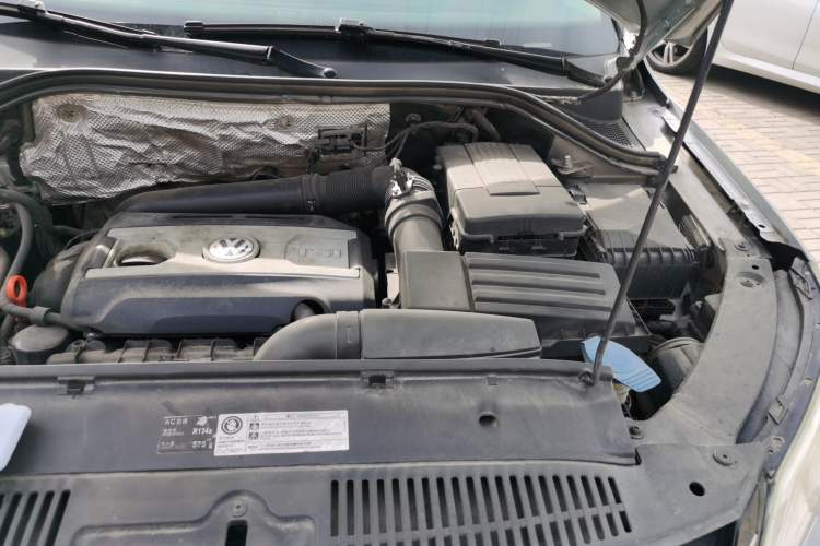 Used Volkswagen Tiguan 2012 2.0 TSI Automatic All-Wheel Drive Elite Edition Engine Bay Left