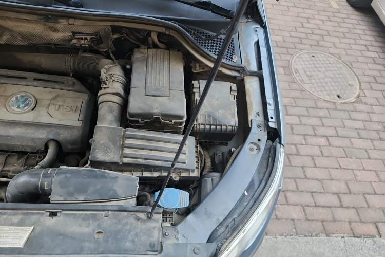 Used Volkswagen Tiguan 2012 1.8TSI Automatic Two-Wheel Drive Elite Edition Engine Bay Left