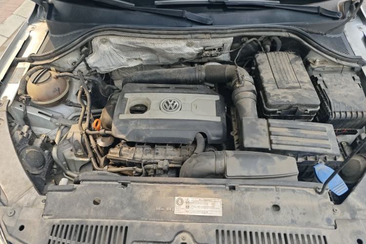 Used Volkswagen Tiguan 2012 2.0 TSI Automatic All-Wheel Drive Flagship Edition Engine Bay