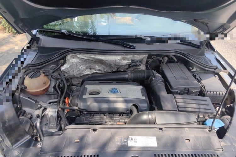 Used Volkswagen Tiguan 2012 2.0 TSI Automatic All-Wheel Drive Elite Edition Engine Bay