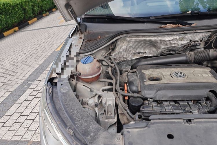 Used Volkswagen Tiguan 2012 1.8TSI Automatic Two-Wheel Drive Elite Edition Engine Bay Right