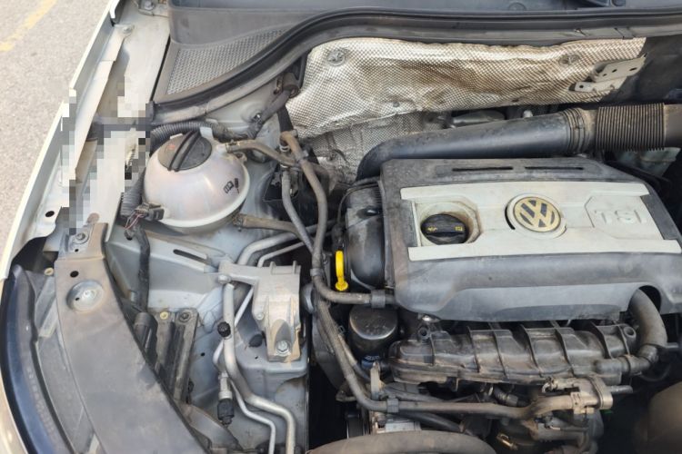 Used Volkswagen Tiguan 2012 2.0 TSI Comfort Edition Engine Bay Right