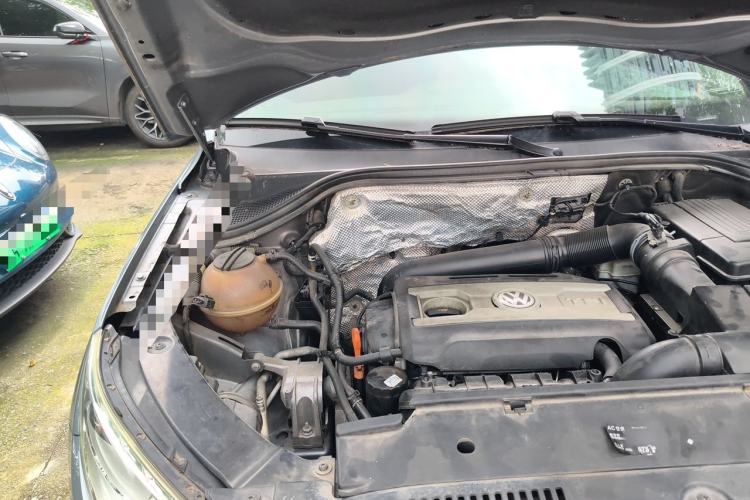 Used Volkswagen Tiguan 2012 1.8TSI Automatic Two-Wheel Drive Trend Edition Engine Bay Right