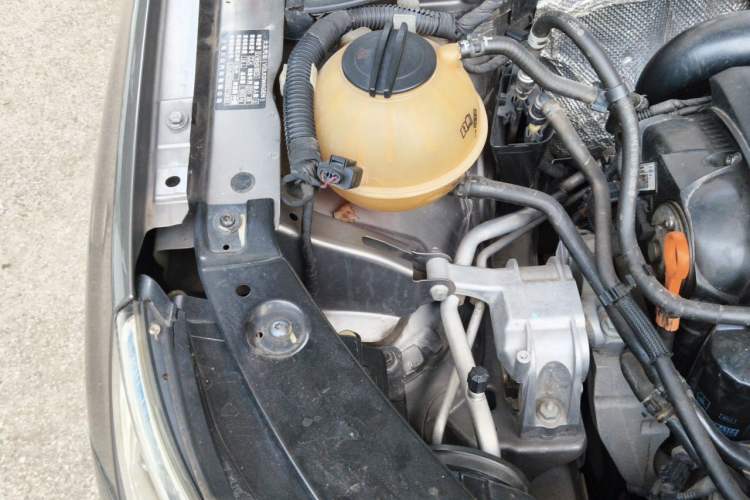 Used Volkswagen Tiguan 2012 1.8TSI Automatic Two-Wheel Drive Trend Edition Engine Bay Right
