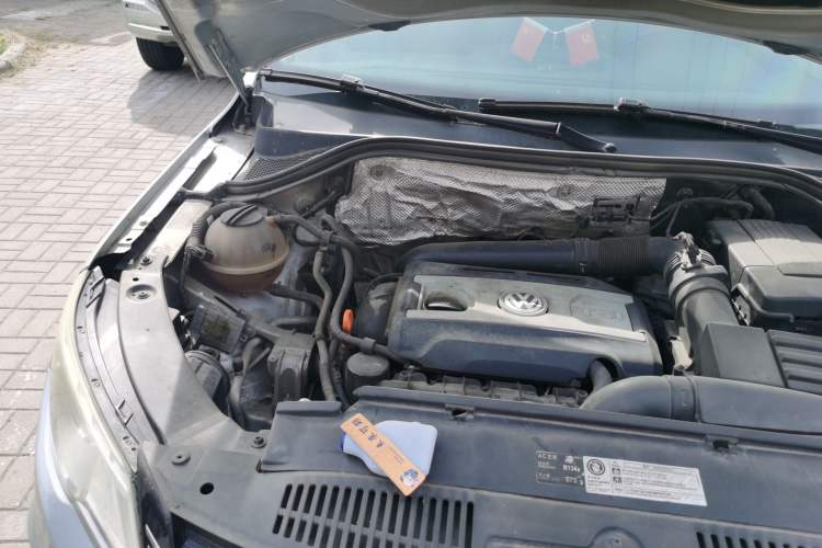 Used Volkswagen Tiguan 2012 2.0 TSI Automatic All-Wheel Drive Elite Edition Engine Bay Right
