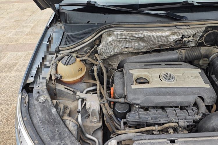 Used Volkswagen Tiguan 2012 1.8TSI Automatic Two-Wheel Drive Elite Edition Engine Bay Right