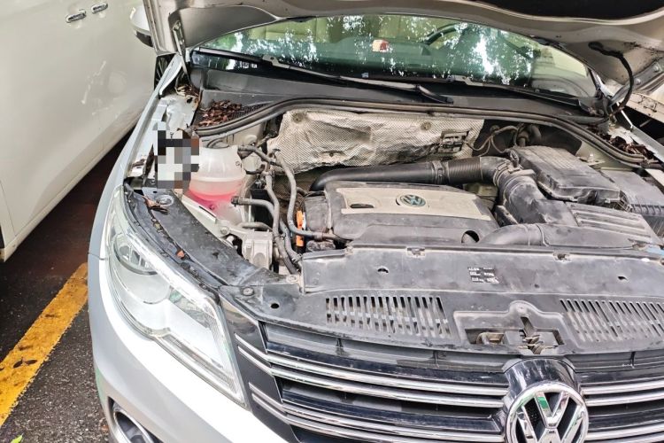 Used Volkswagen Tiguan 2012 1.8TSI Automatic All-Wheel Drive Elite Edition Engine Bay Right