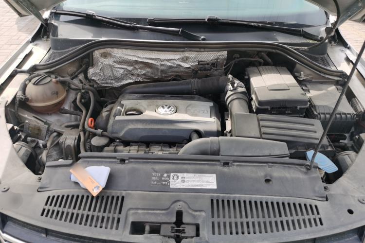 Used Volkswagen Tiguan 2012 2.0 TSI Automatic All-Wheel Drive Elite Edition Engine Bay