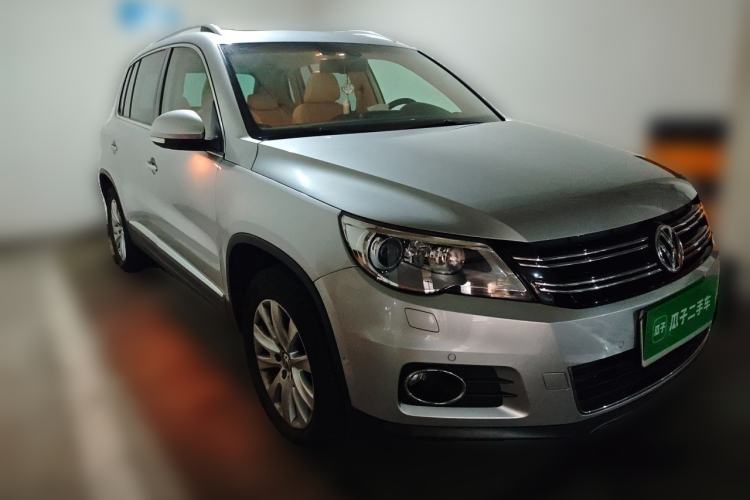 Used Volkswagen Tiguan 2012 2.0 TSI Automatic All-Wheel Drive Flagship Edition Front Right 45 Deg