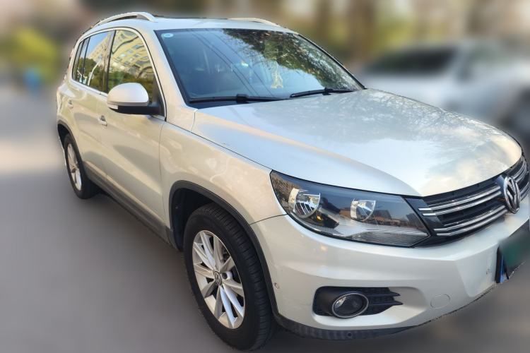 Used Volkswagen Tiguan 2012 2.0 TSI Comfort Edition Front Right 45 Deg