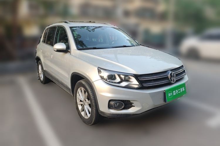 Used Volkswagen Tiguan 2012 2.0 TSI Comfort Edition Front Right 45 Deg