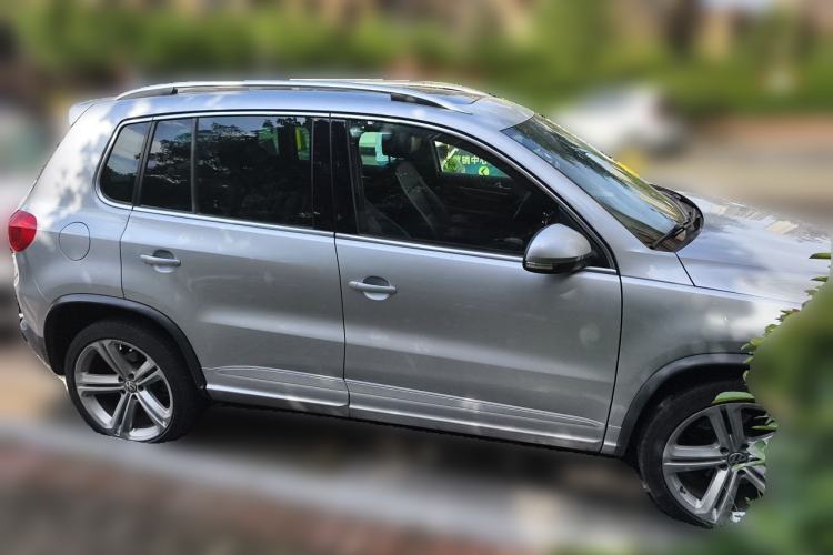Used Volkswagen Tiguan 2012 2.0 TSI Luxury Edition Front Right 45 Deg