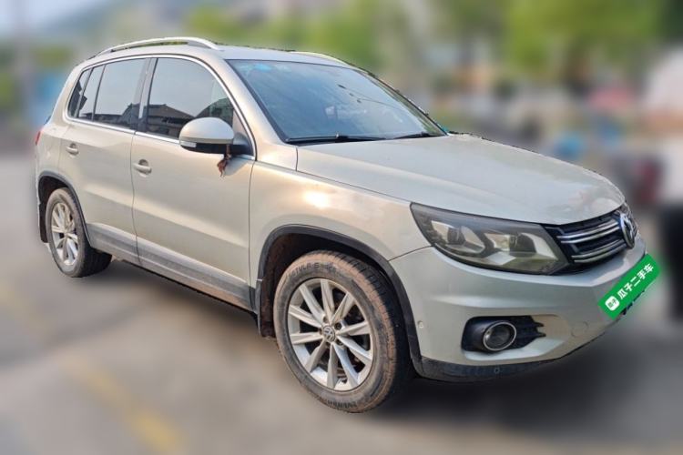 Used Volkswagen Tiguan 2012 2.0 TSI Comfort Edition Front Right 45 Deg