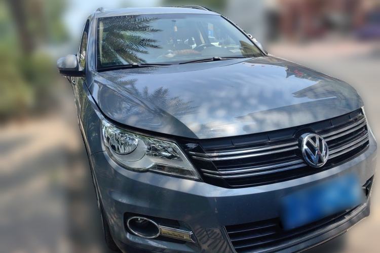 Used Volkswagen Tiguan 2012 2.0 TSI Automatic All-Wheel Drive Elite Edition Front Right 45 Deg
