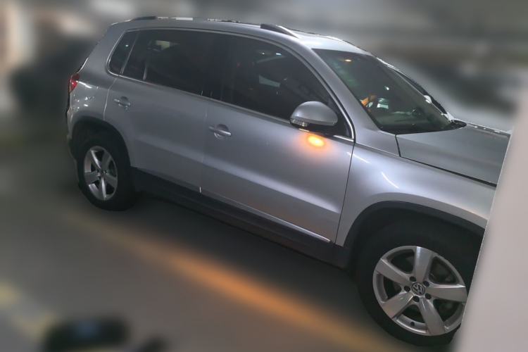 Used Volkswagen Tiguan 2012 1.8TSI Automatic All-Wheel Drive Elite Edition Front Right 45 Deg