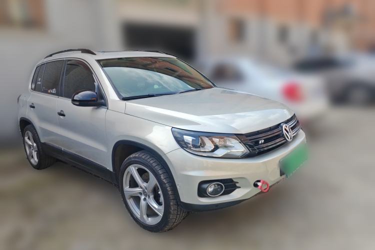 Used Volkswagen Tiguan 2012 2.0 TSI Comfort Edition Front Right 45 Deg