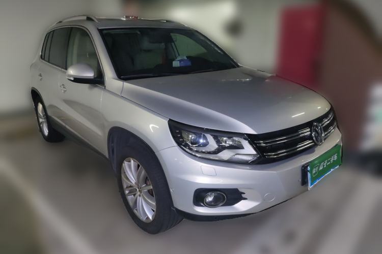 Used Volkswagen Tiguan 2012 2.0 TSI Luxury Edition Front Right 45 Deg