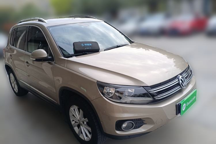Used Volkswagen Tiguan 2012 2.0 TSI Comfort Edition Front Right 45 Deg