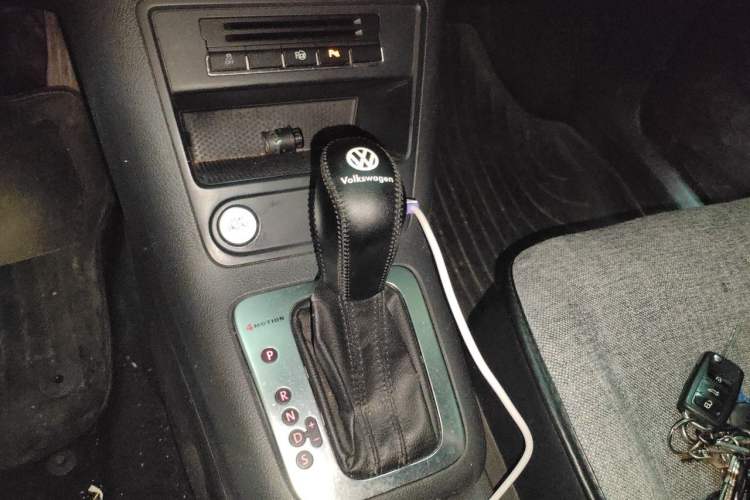 Used Volkswagen Tiguan 2012 2.0 TSI Automatic All-Wheel Drive Flagship Edition Gear Lever