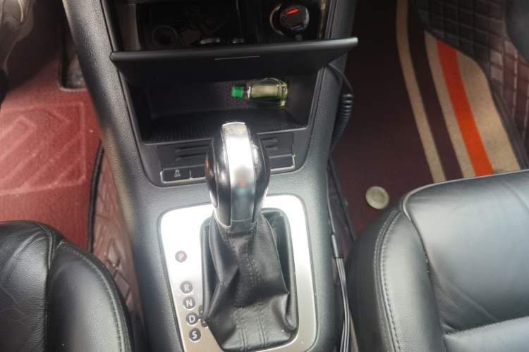 Used Volkswagen Tiguan 2012 1.8TSI Automatic All-Wheel Drive Fashion Edition Gear Lever