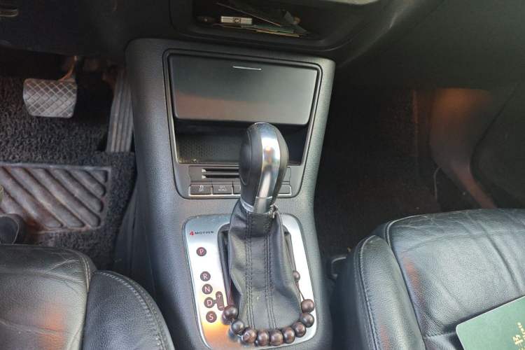 Used Volkswagen Tiguan 2012 2.0 TSI Comfort Edition Gear Lever