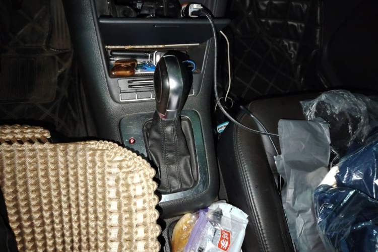 Used Volkswagen Tiguan 2012 1.8TSI Automatic Two-Wheel Drive Elite Edition Gear Lever
