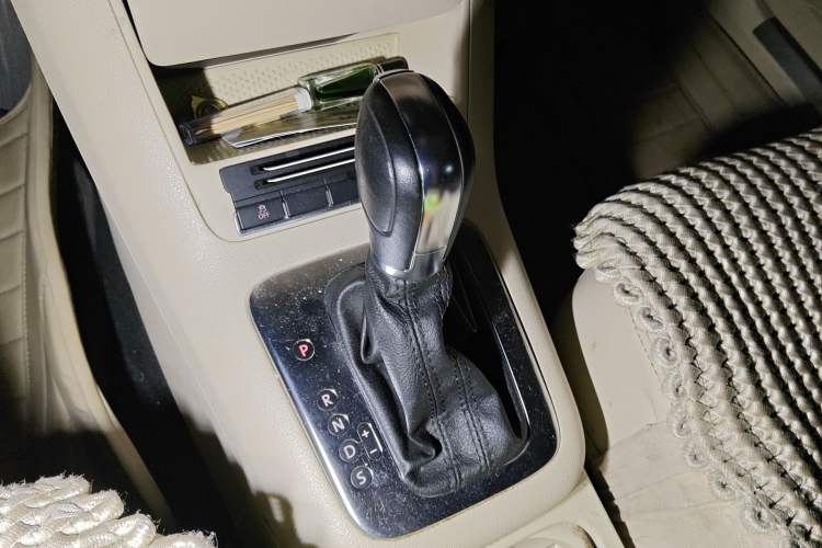 Used Volkswagen Tiguan 2012 1.8TSI Automatic Two-Wheel Drive Trend Edition Gear Lever