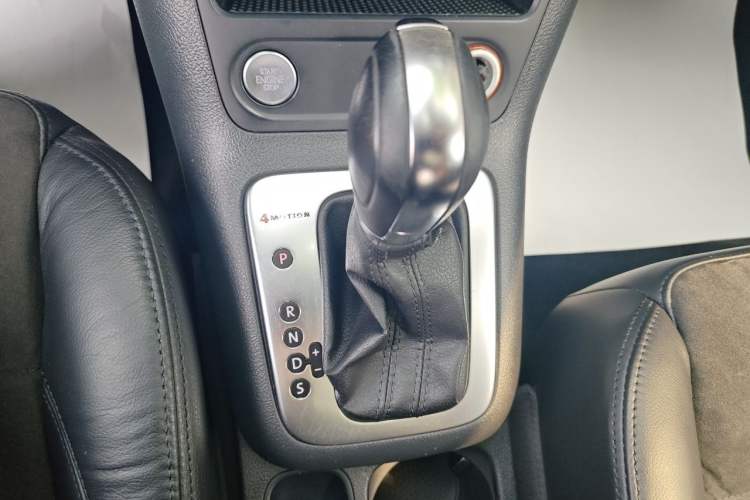 Used Volkswagen Tiguan 2012 2.0 TSI Automatic All-Wheel Drive Flagship Edition Gear Lever