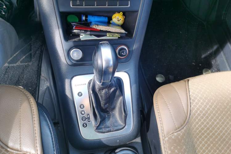 Used Volkswagen Tiguan 2012 2.0 TSI Automatic All-Wheel Drive Elite Edition Gear Lever
