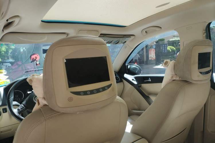 Used Volkswagen Tiguan 2012 1.8TSI Automatic Two-Wheel Drive Elite Edition Headliner