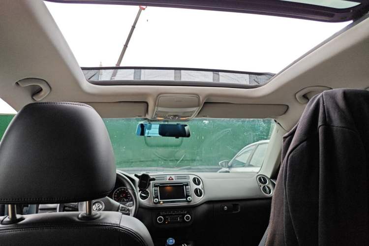 Used Volkswagen Tiguan 2012 1.8TSI Automatic Two-Wheel Drive Elite Edition Headliner