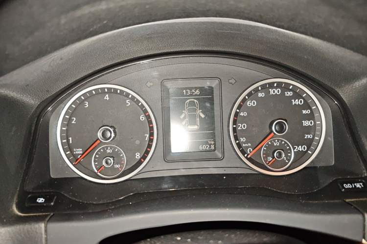 Used Volkswagen Tiguan 2012 2.0 TSI Automatic All-Wheel Drive Flagship Edition Instrument Cluster