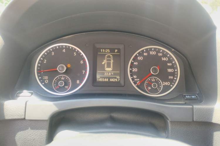 Used Volkswagen Tiguan 2012 2.0 TSI Automatic All-Wheel Drive Flagship Edition Instrument Cluster