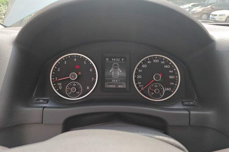 Used Volkswagen Tiguan 2012 1.8TSI Automatic Two-Wheel Drive Elite Edition Instrument Cluster