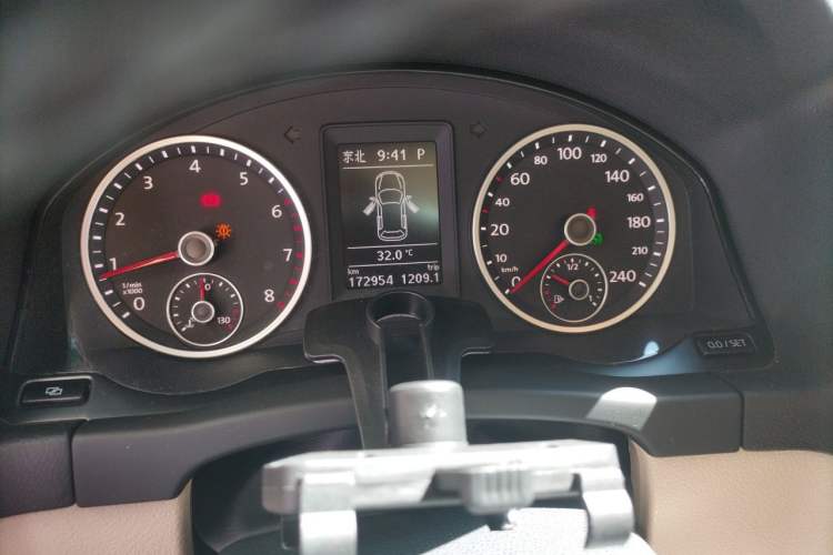 Used Volkswagen Tiguan 2012 1.8TSI Automatic Two-Wheel Drive Elite Edition Instrument Cluster